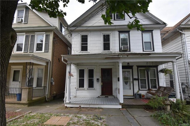Building Photo - 618 Pardee St