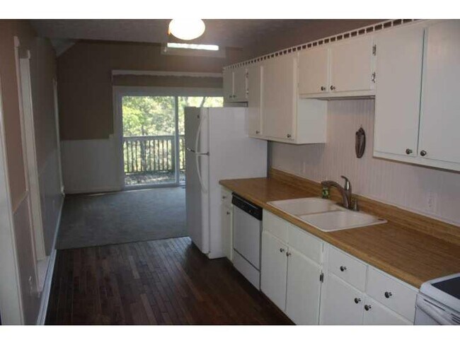 Foto del edificio - 3836 Clubhouse Dr