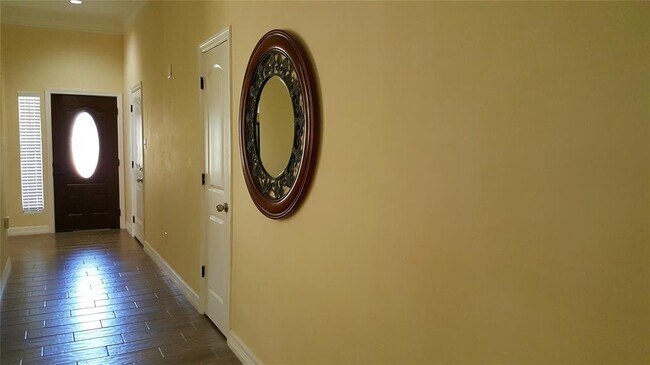 Building Photo - 4319 Regency Villa Dr