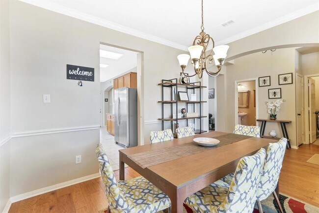 Foto del edificio - 8702 Backcove Ct