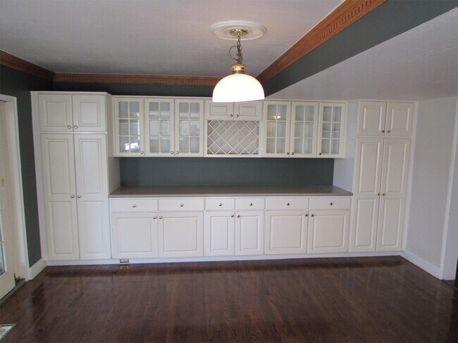 Building Photo - 745 E Three Fountains Cir