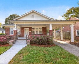 Building Photo - 1015 S Hawthorne Rd