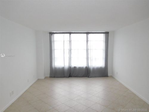 Building Photo - 3800 S Ocean Dr