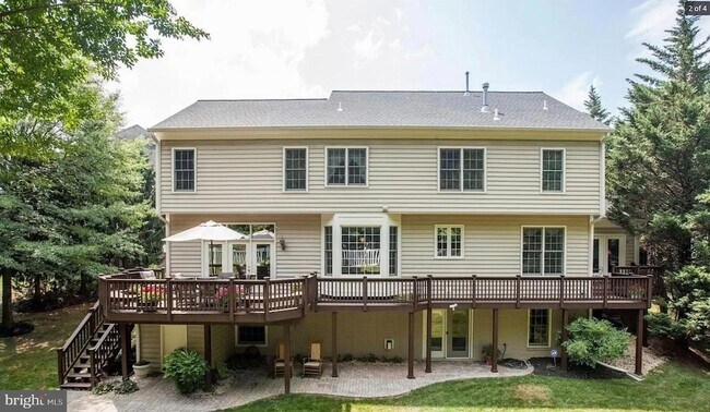 Foto del edificio - 8931 Falls Farm Dr