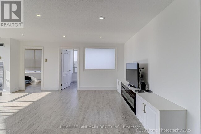 Building Photo - 175-P175 Bamburgh Cir