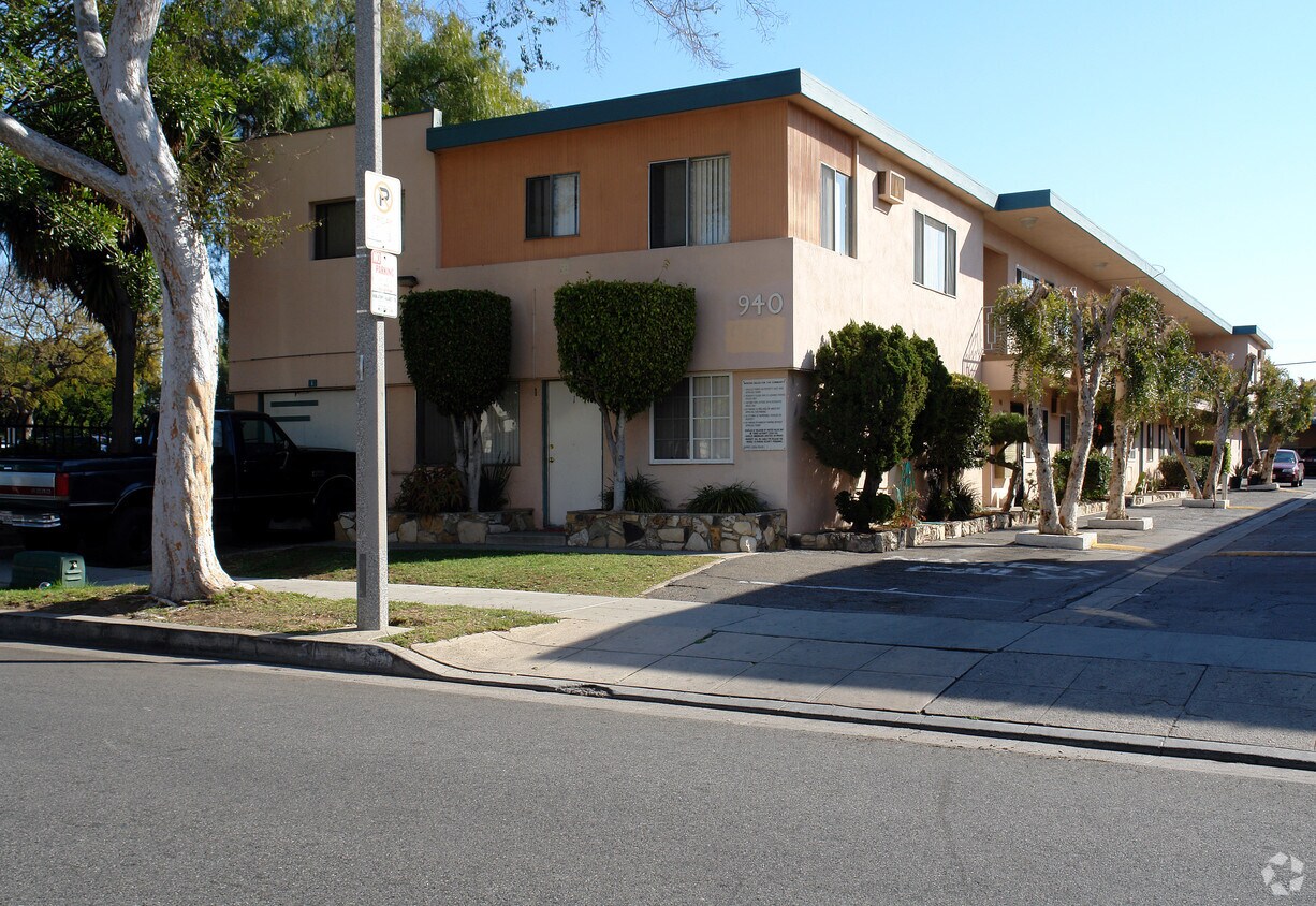 940 S Flower St, Inglewood, CA 90301 Apartments in Inglewood, CA