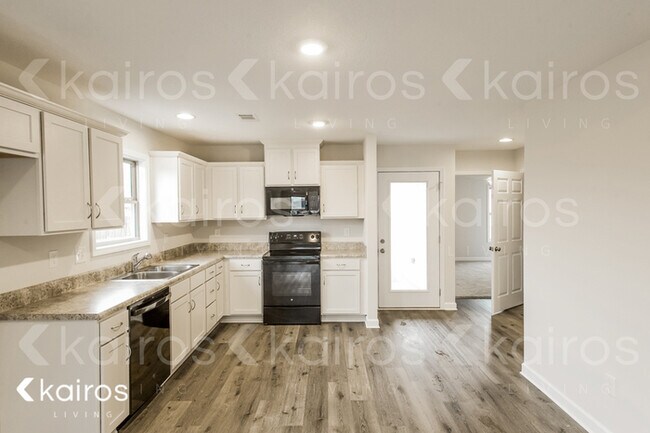 Building Photo - 1251 Maxwell Circle