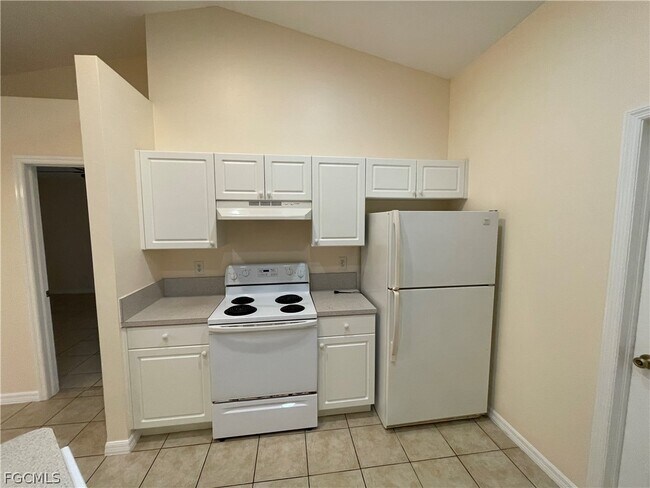 Foto del edificio - 606 SW 27th Terrace