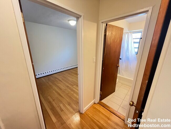 Building Photo - 59 Parkman St