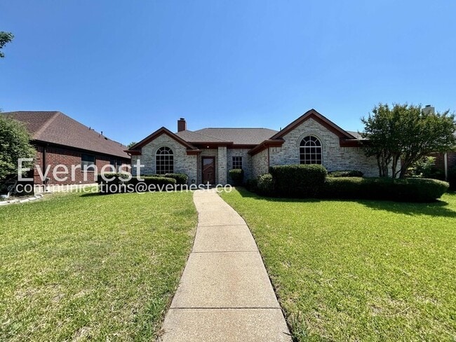 Building Photo - 1608 Willow Creek