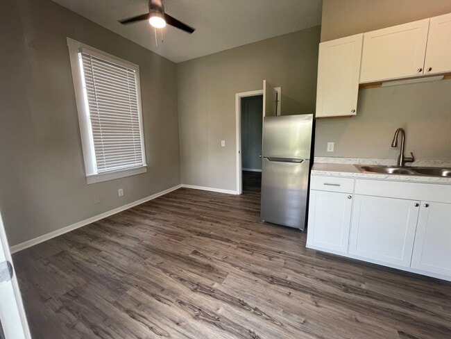 Building Photo - 1157 Olympia Ave