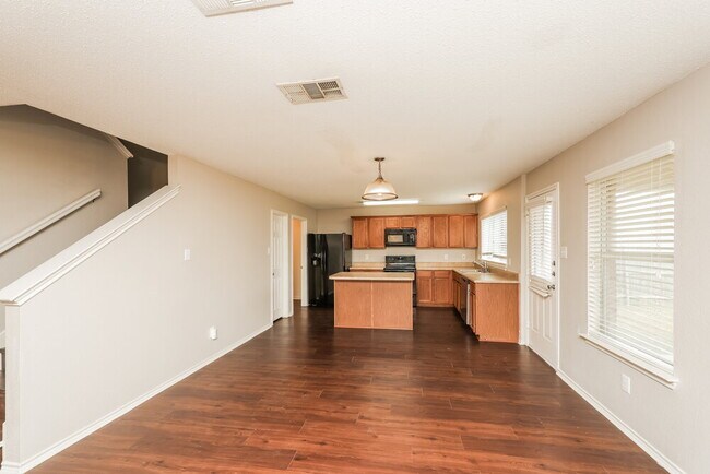 Building Photo - 2309 Raven Ct