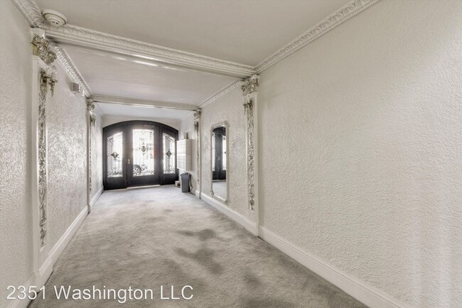 Building Photo - 2351 Washington St