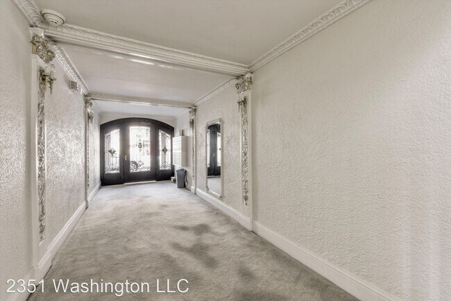 Foto del edificio - 2351 Washington St