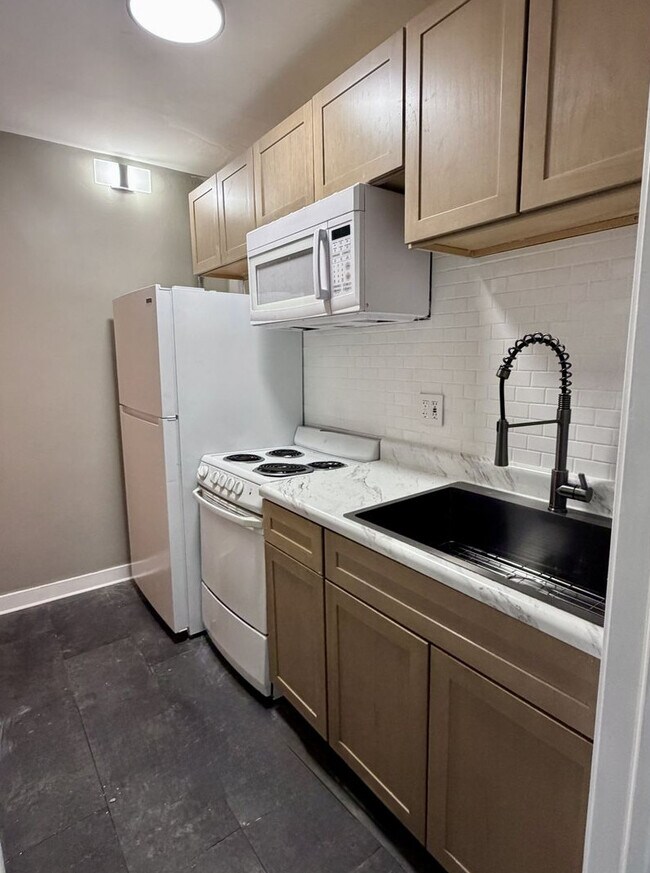 Foto del edificio - 231 W McMillan St