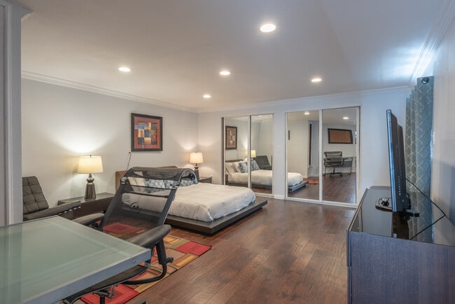bedroom 1 - 3617 Sunswept Dr