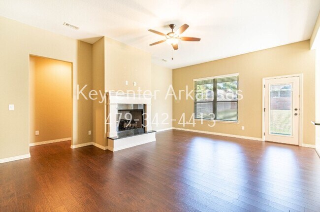 Foto del edificio - 4870 Castlewood Ln
