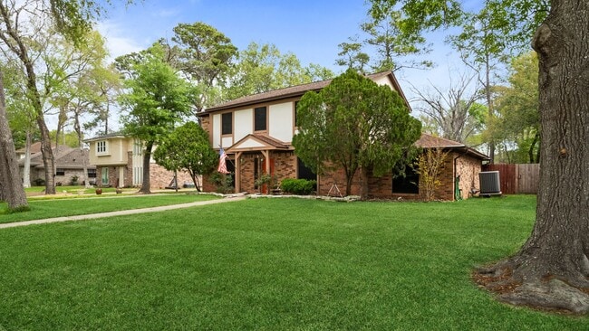 Building Photo - 3800 Trailwood Dr