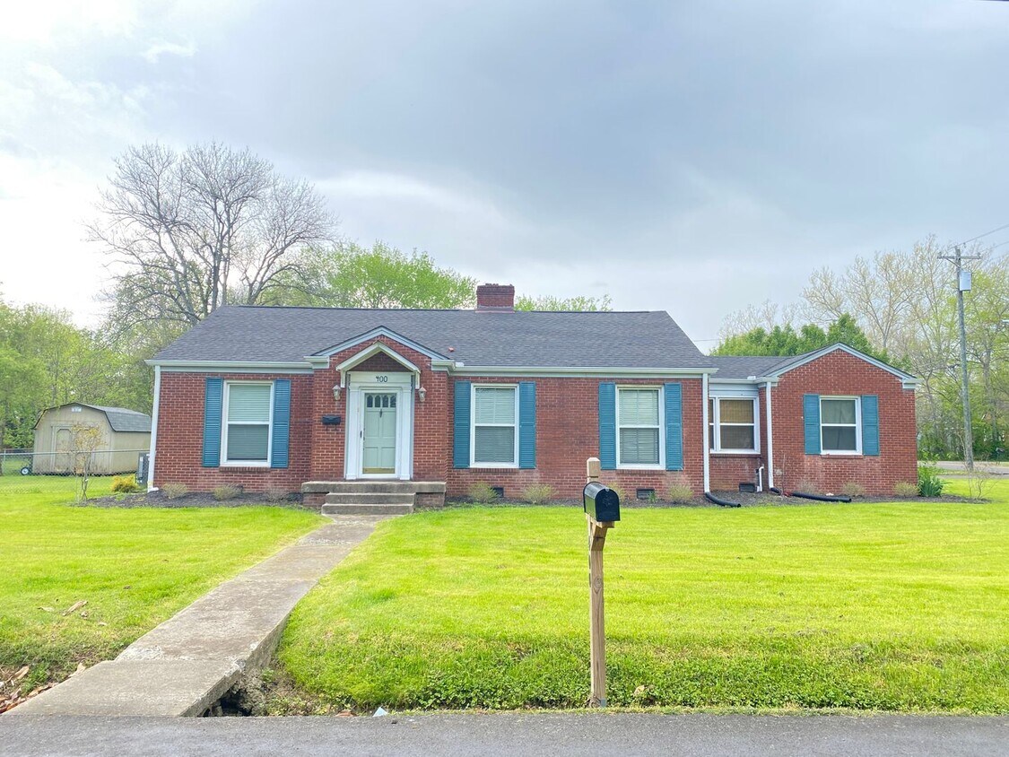 Primary Photo - For Lease - 3 Bed, 1.5 Bath, 1600sqft, Sin...