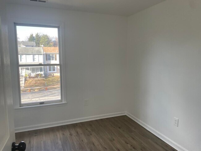 Foto del edificio - 45 Craftsman Ct