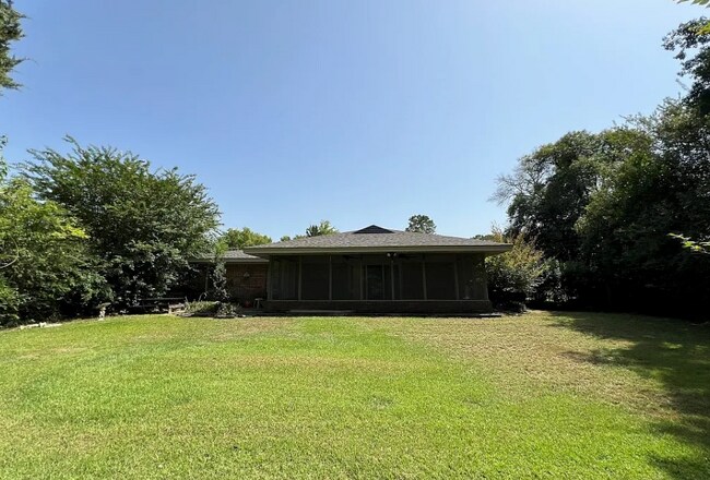 Foto del edificio - 4409 McCampbell Dr