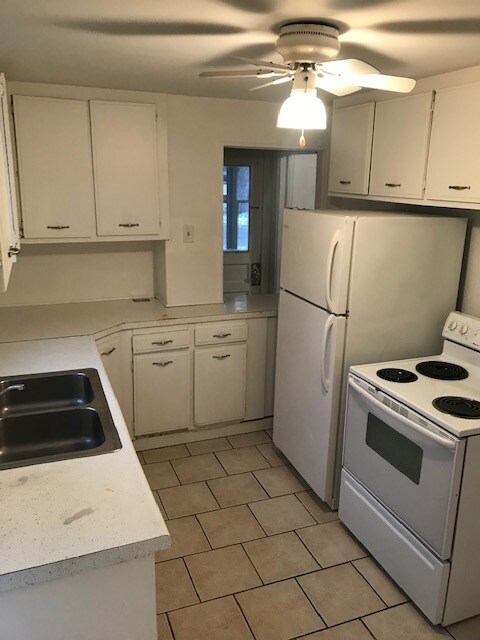 Kitchen - 103 E 21st St