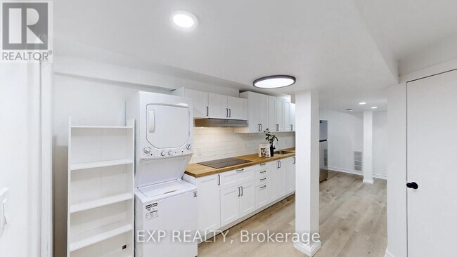 Building Photo - 1121 Foxglove Pl