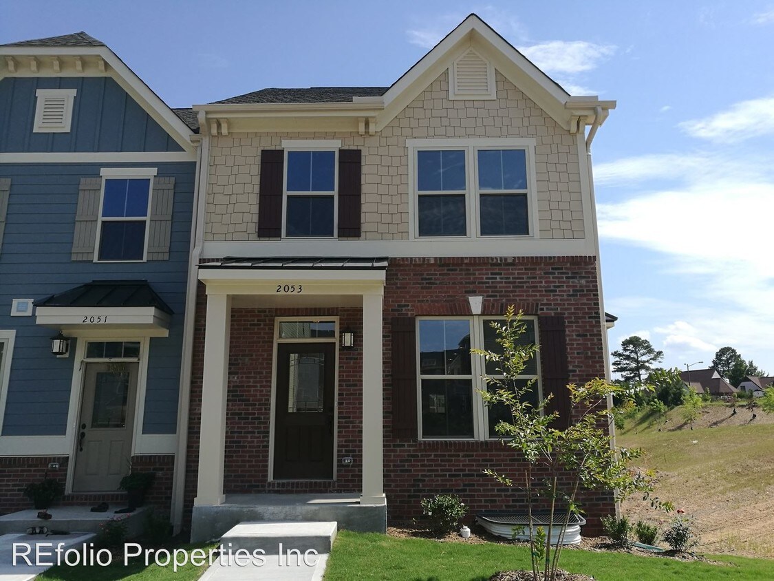 Foto principal - 3 br, 3.5 bath House - 2053 Old Chapman Drive