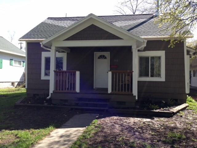 Front of home - 908 S Jefferson St