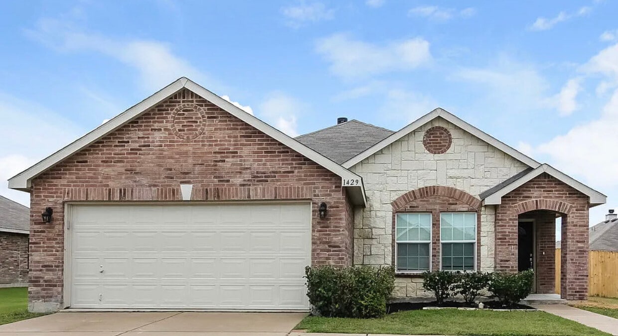 1429 Lauren Dr, Burleson, TX 76028 House for Rent in Burleson, TX