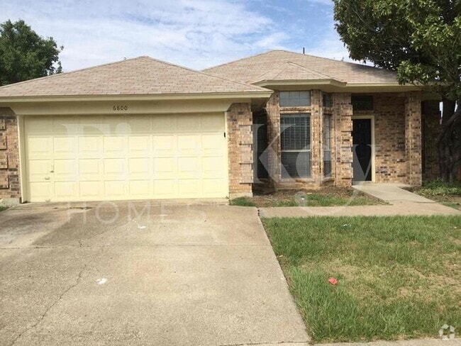 Building Photo - 6800 Running Creek Dr