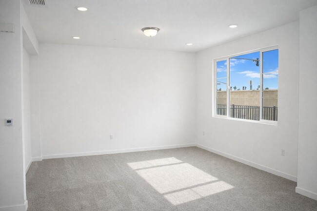 Building Photo - 1824 Snowy White Pl