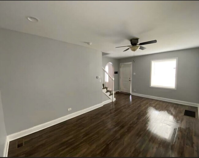 Foto del edificio - 9842 S Calhoun Ave