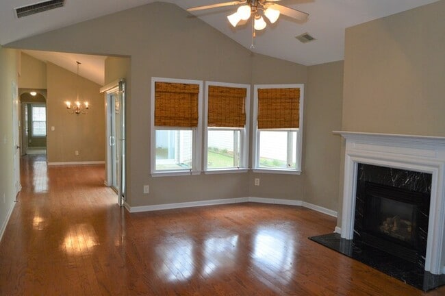 Building Photo - 2145 Highland Gate Dr