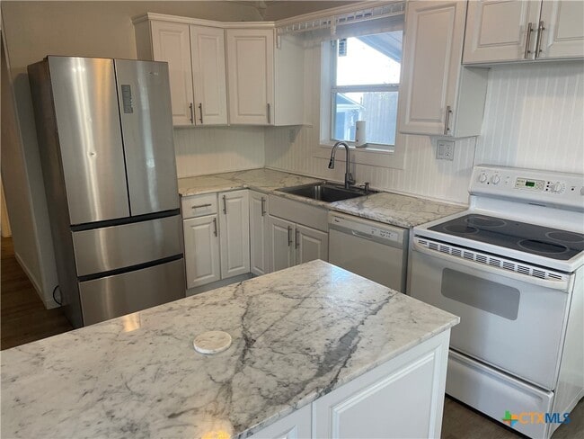 Foto del edificio - 761 Geronimo Dr