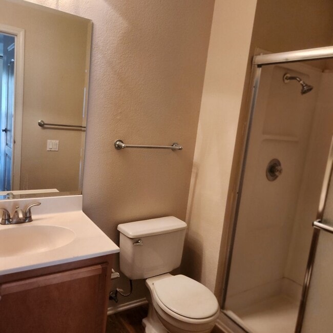 Building Photo - 2bdrm 2bath 1050 SqFt, Carmel Mtn 2nd floo...
