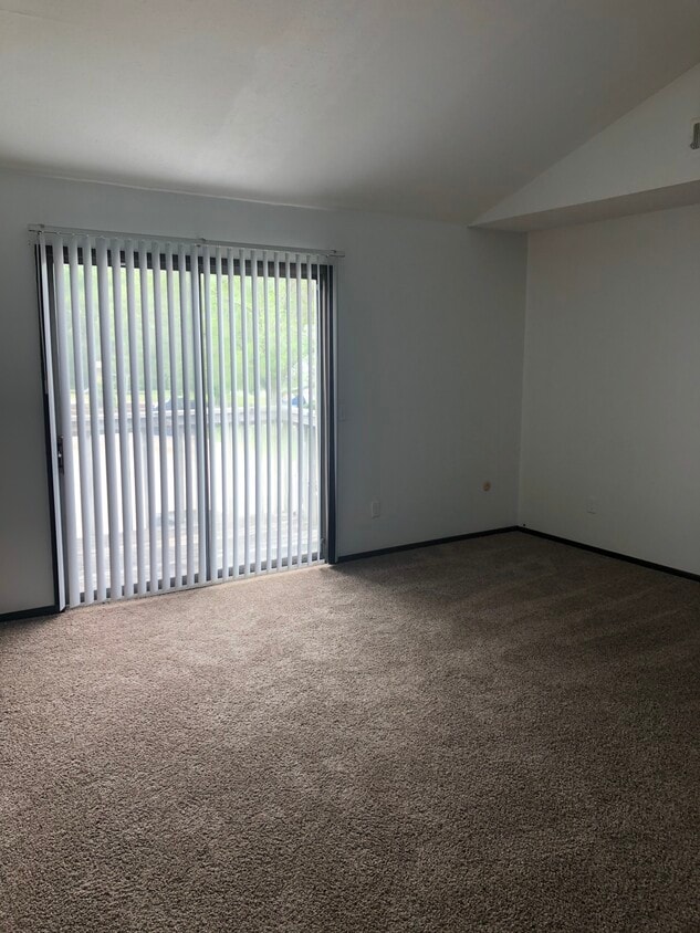 Primary Photo - 2815 Tanglefoot Ln