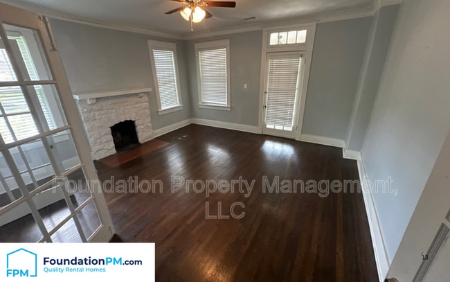 Building Photo - 1762 Lawrence Ave