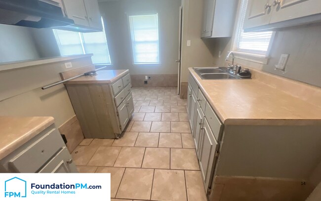 Foto del edificio - 5116 Ginger Cir