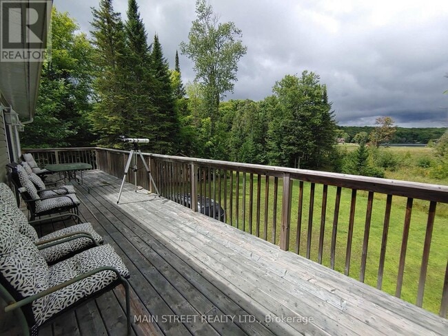 Photo du bâtiment - 1037 Andek Trl