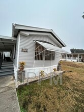 Building Photo - 712 Anaqua St