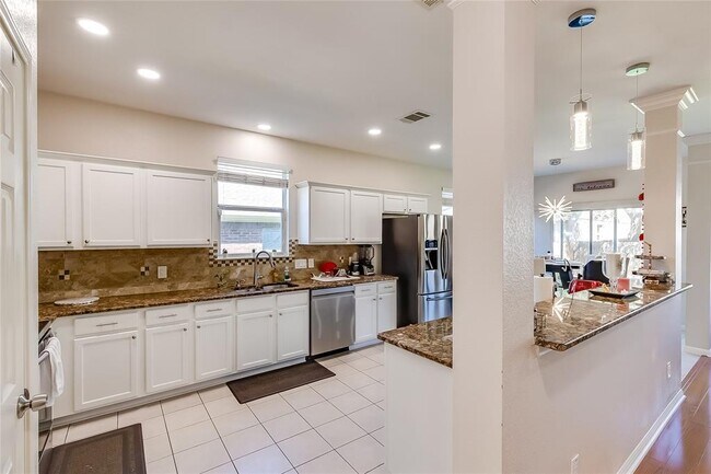 Building Photo - 2612 Briana Shay Dr