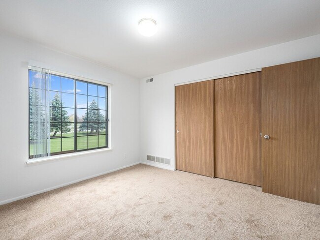 Building Photo - Tanglewood Apartments