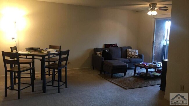 Foto del edificio - 416 Springdale St