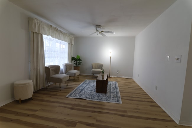 Foto del edificio - 4912 Powell Rd