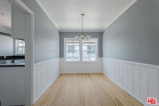 Foto del edificio - 11683 Chandler Blvd