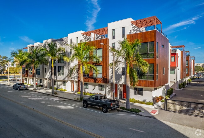 Building Photo - Arlington St. Pete