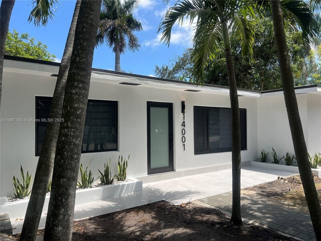 Primary Photo - 14001 NW 10th Ave