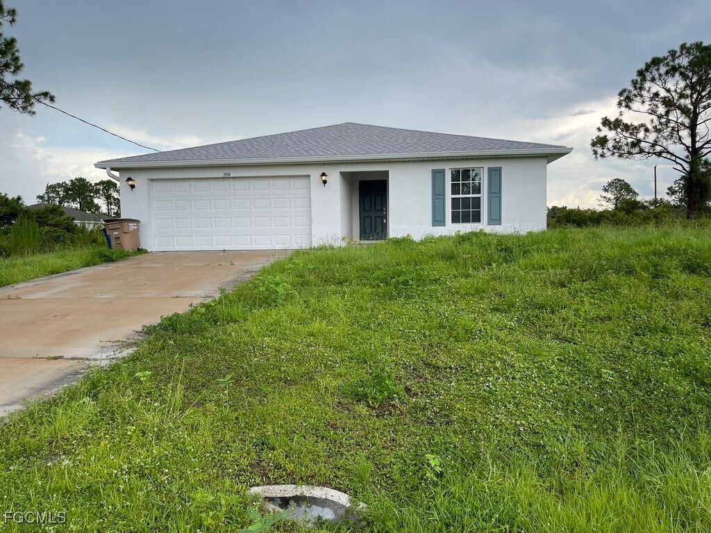 Foto principal - 3108 64th St W