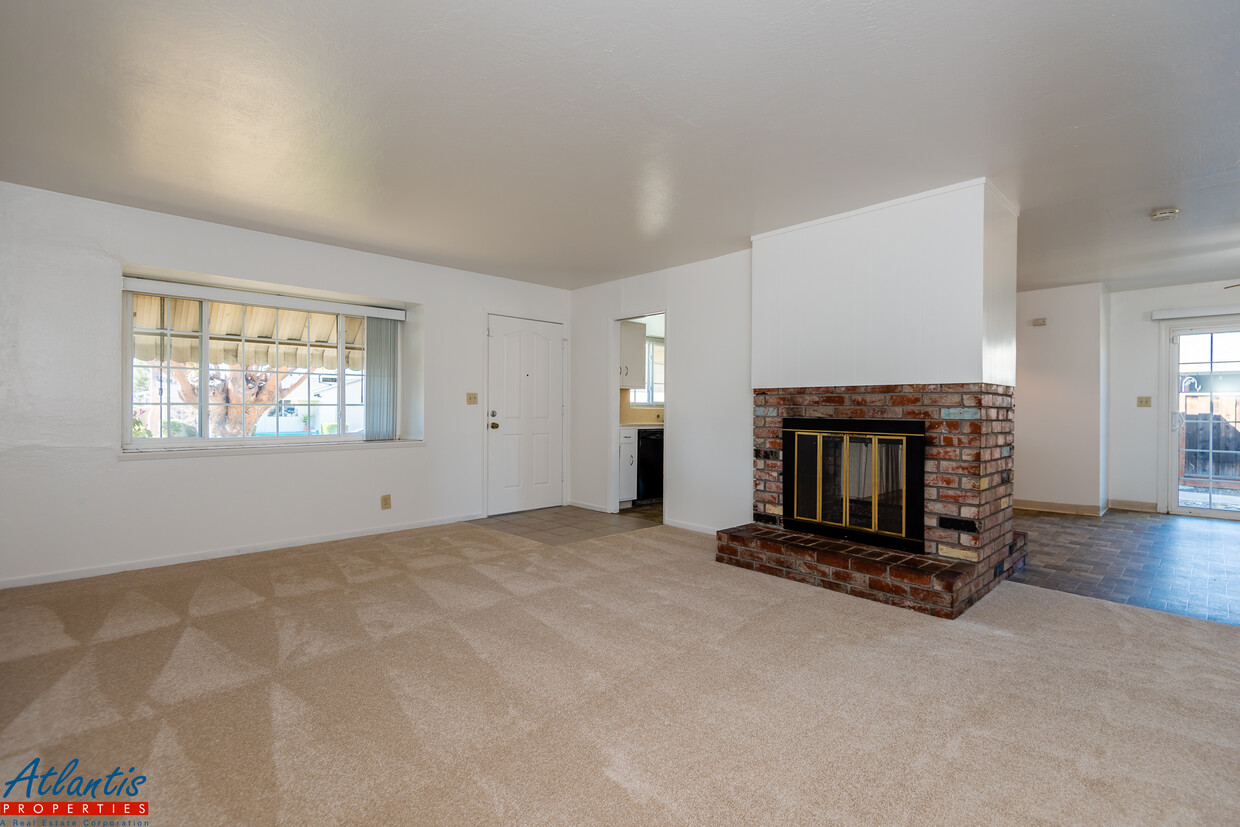 Primary Photo - 1560 Farringdon Dr
